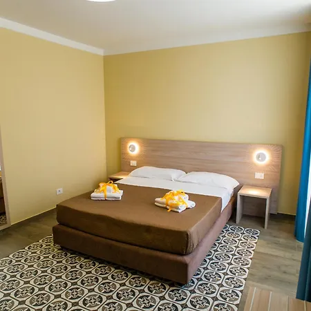 Historico Loft & Palazzo Adragna Xix Aparthotel 4*
